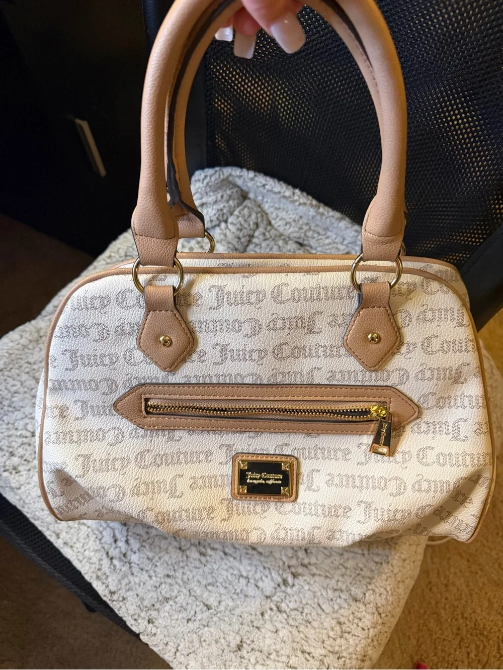 JUICY COUTURE DAYDREAM SATCHEL!